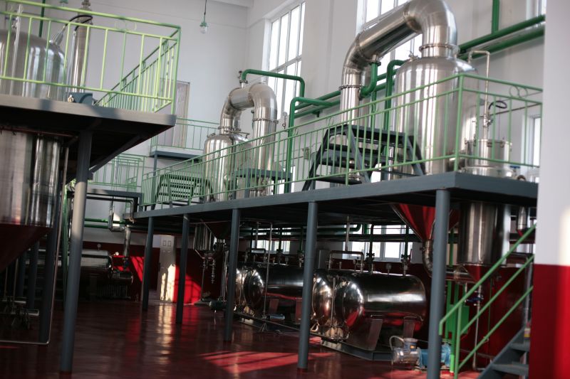 降低萃取物殘溶的方法有哪些？亞臨界低溫萃取設(shè)備優(yōu)勢有哪些？