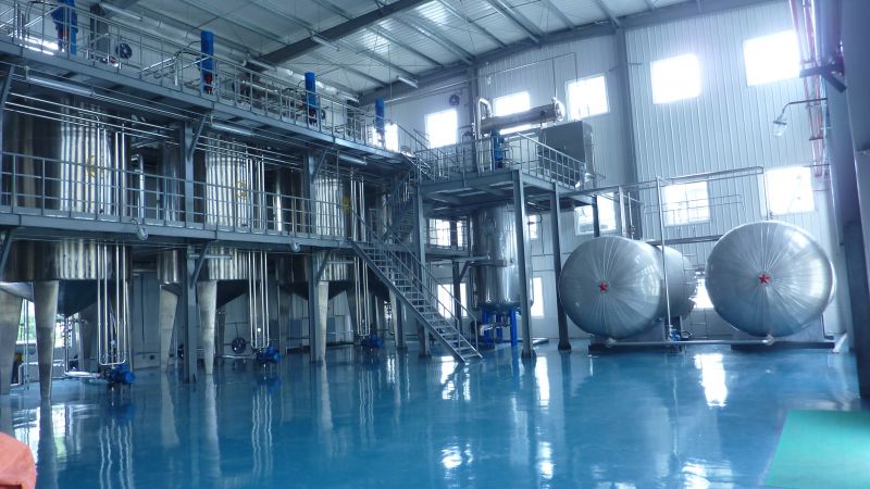 亞臨界低溫萃取設(shè)備應該如何選擇？植物提取設(shè)備維護指南